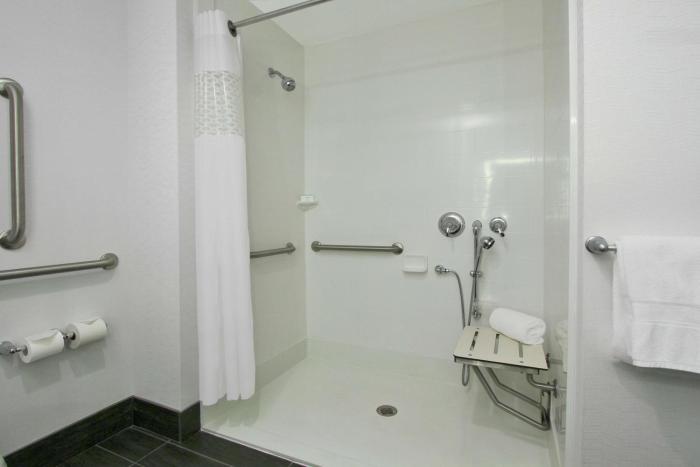 hampton inn and suites columbus university area