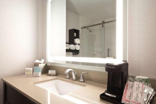 hampton inn and suites columbus university area