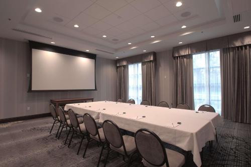 hampton inn and suites columbus university area
