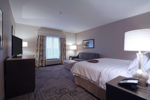 hampton inn and suites columbus university area