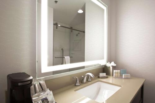 hampton inn and suites columbus university area