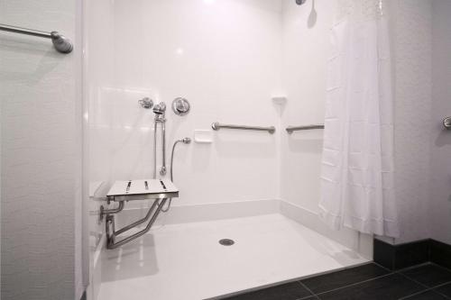hampton inn and suites columbus university area