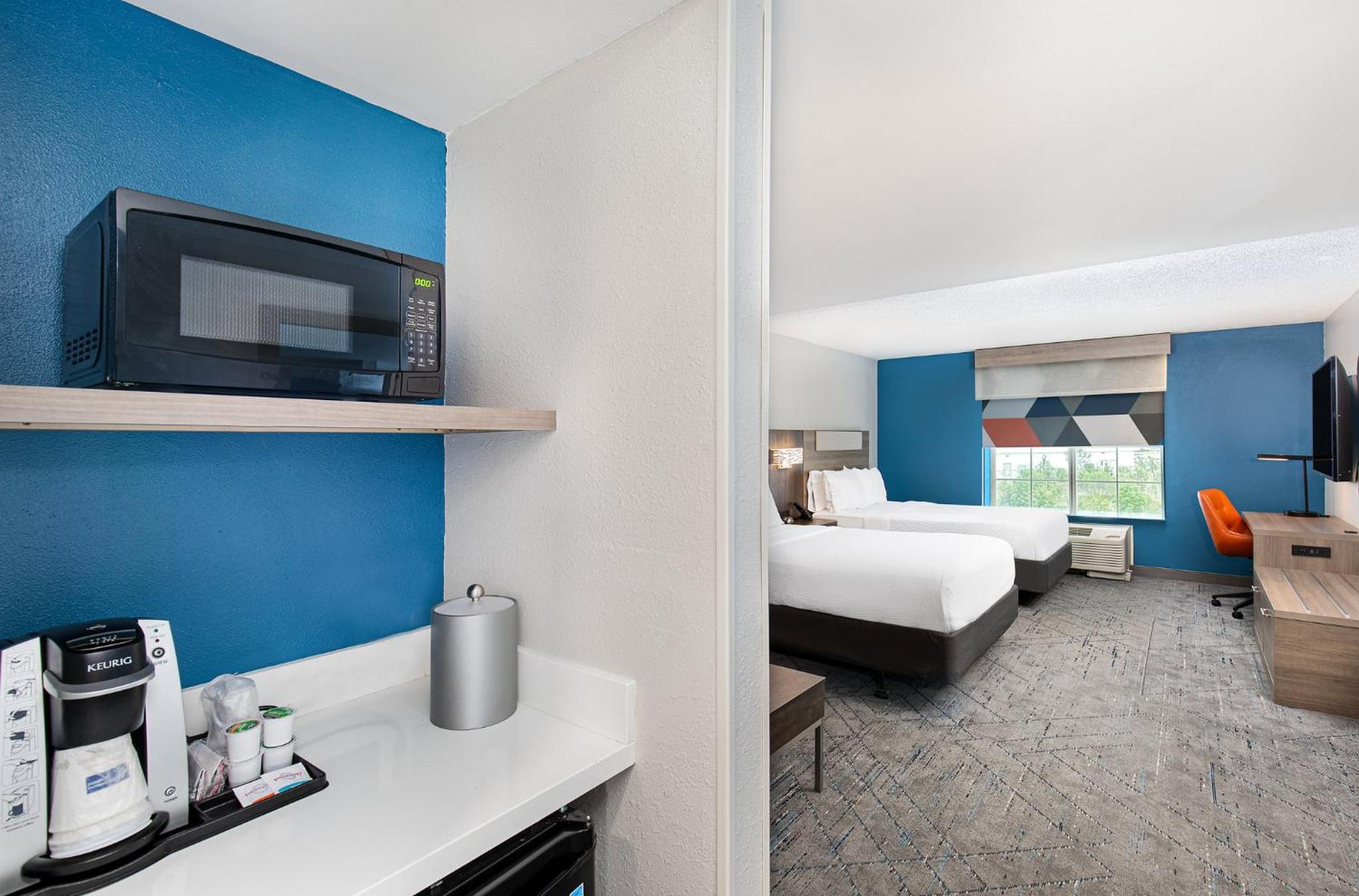 holiday inn express and suites columbus at northla