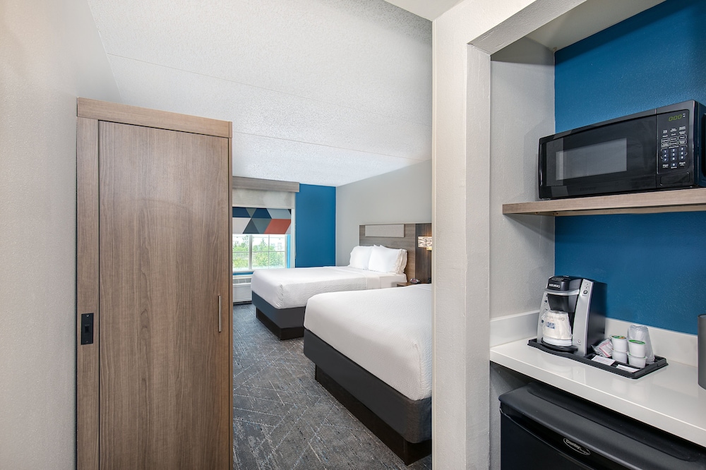 holiday inn express and suites columbus at northla