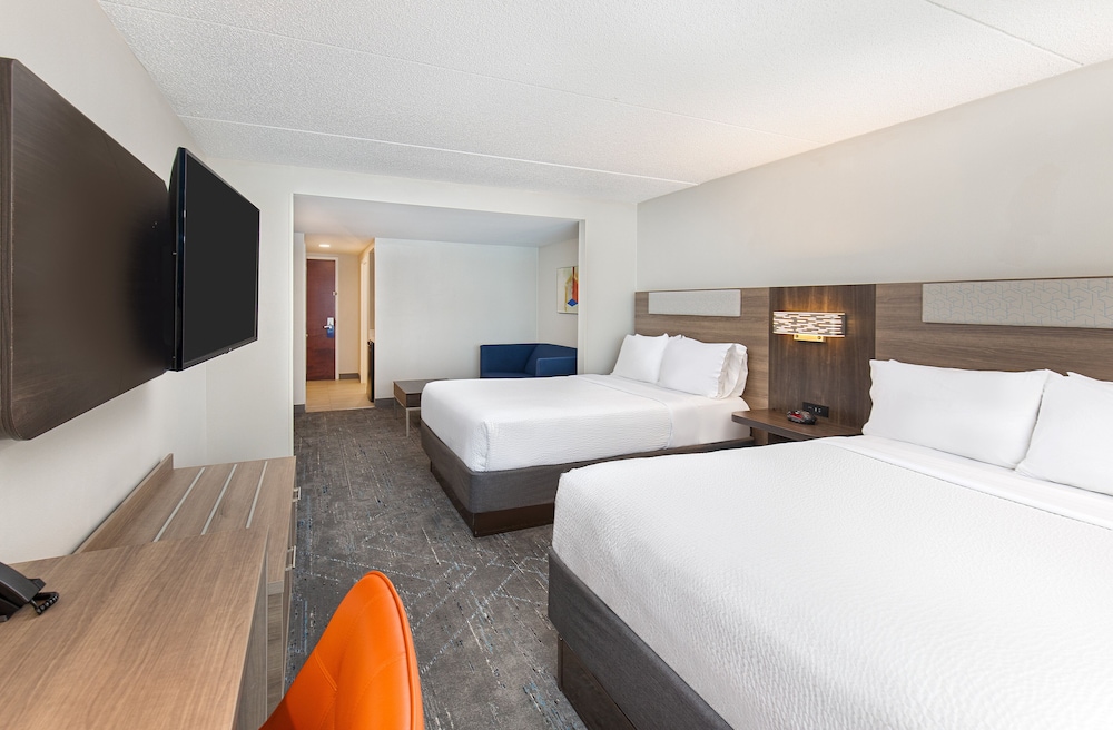 holiday inn express and suites columbus at northla