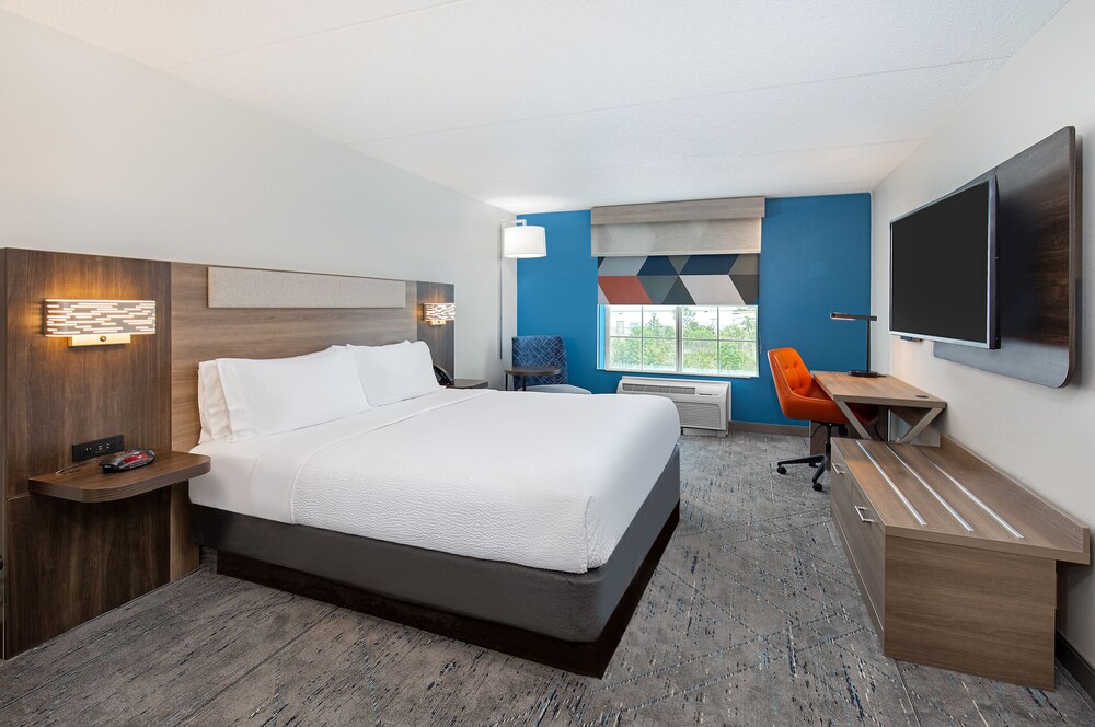 holiday inn express and suites columbus at northla