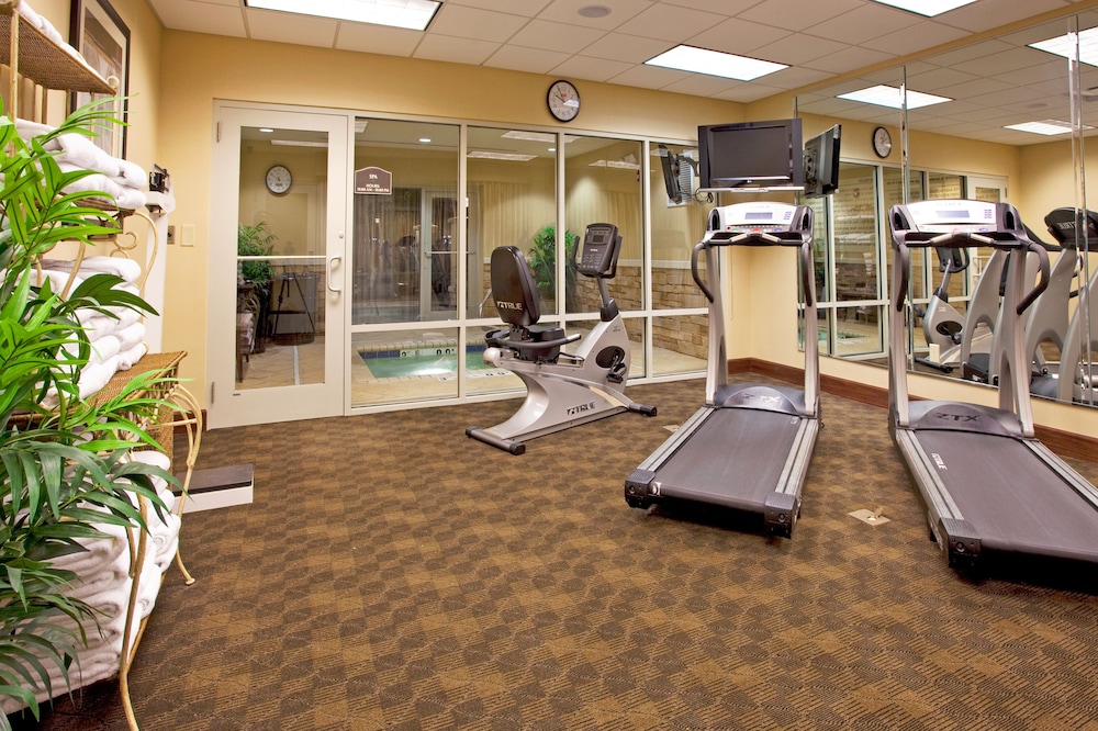 holiday inn express and suites columbus at northla