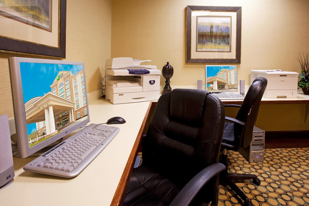 holiday inn express and suites columbus at northla