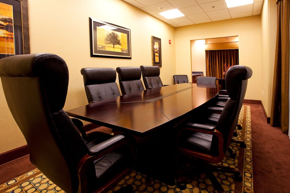 holiday inn express and suites columbus at northla