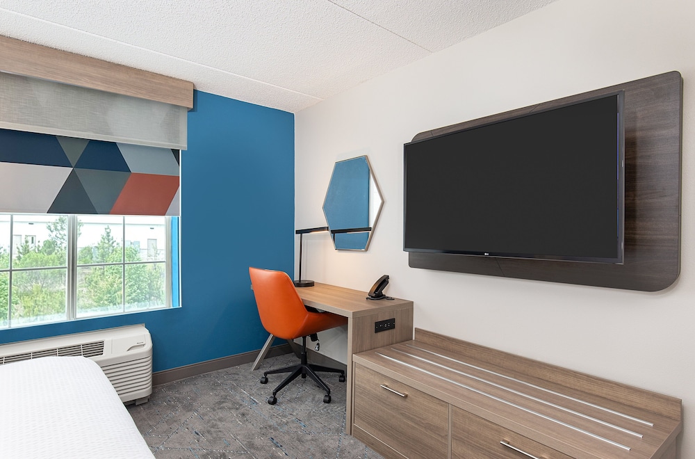 holiday inn express and suites columbus at northla