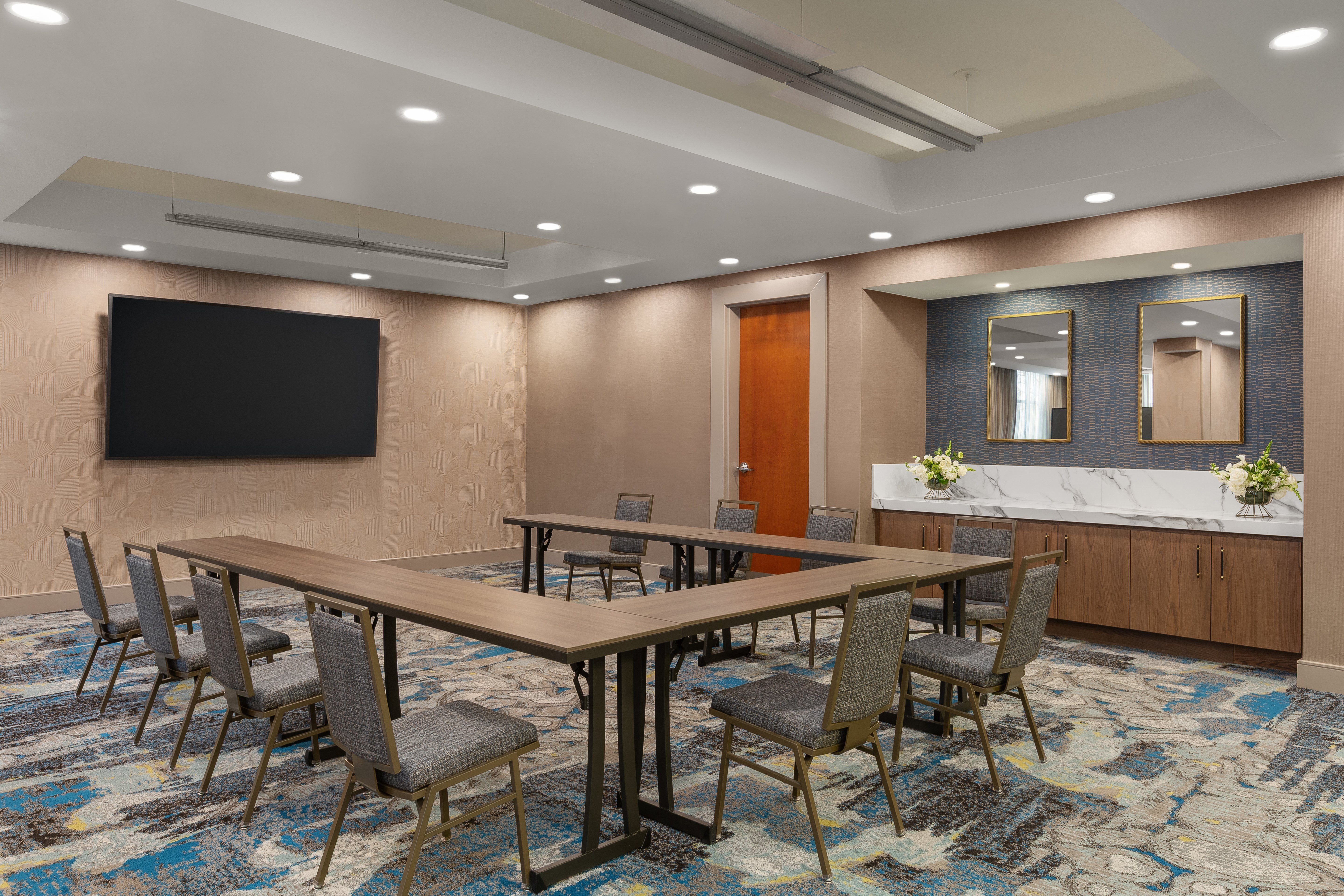 hotel indigo columbus architectural center by ihg