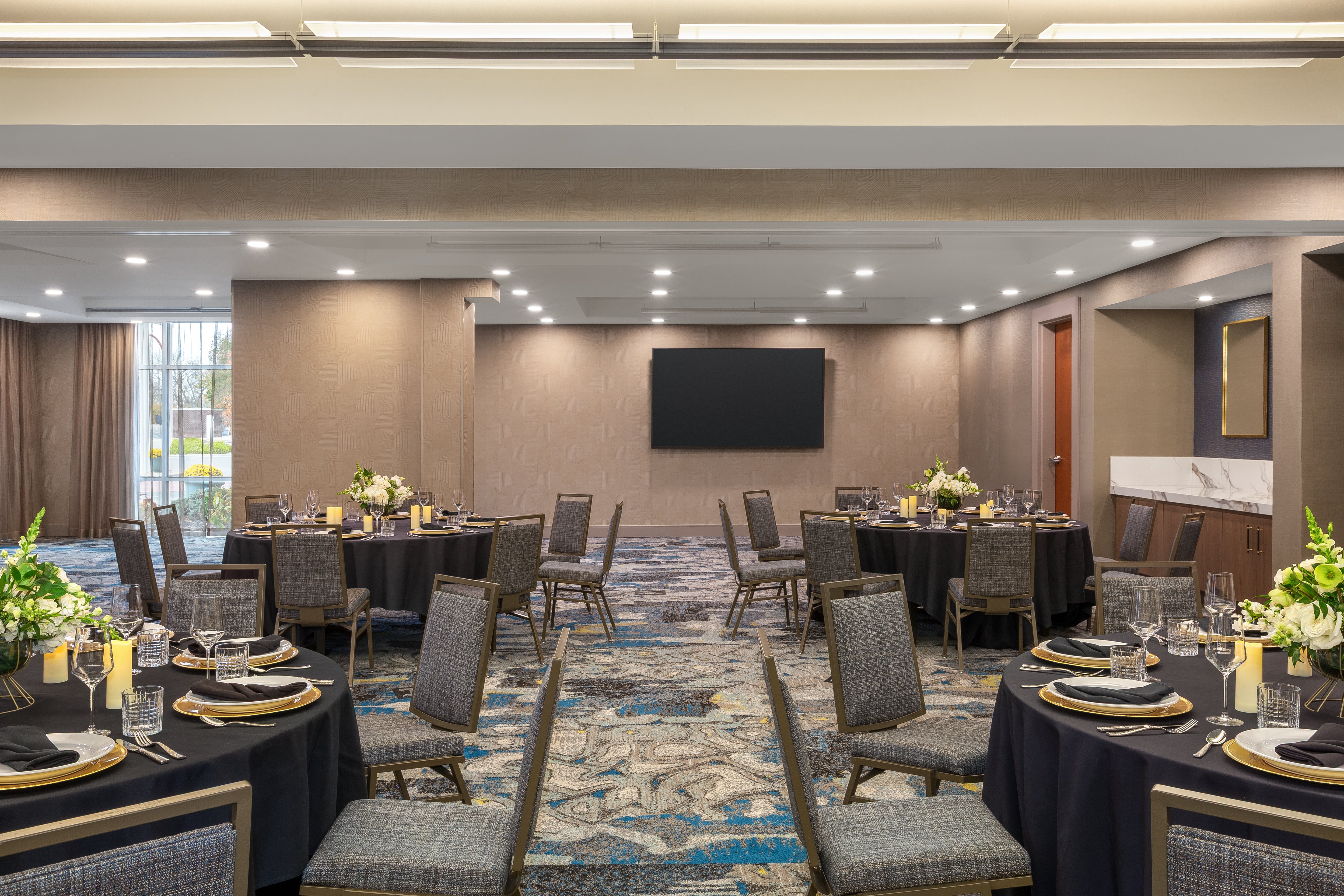 hotel indigo columbus architectural center by ihg