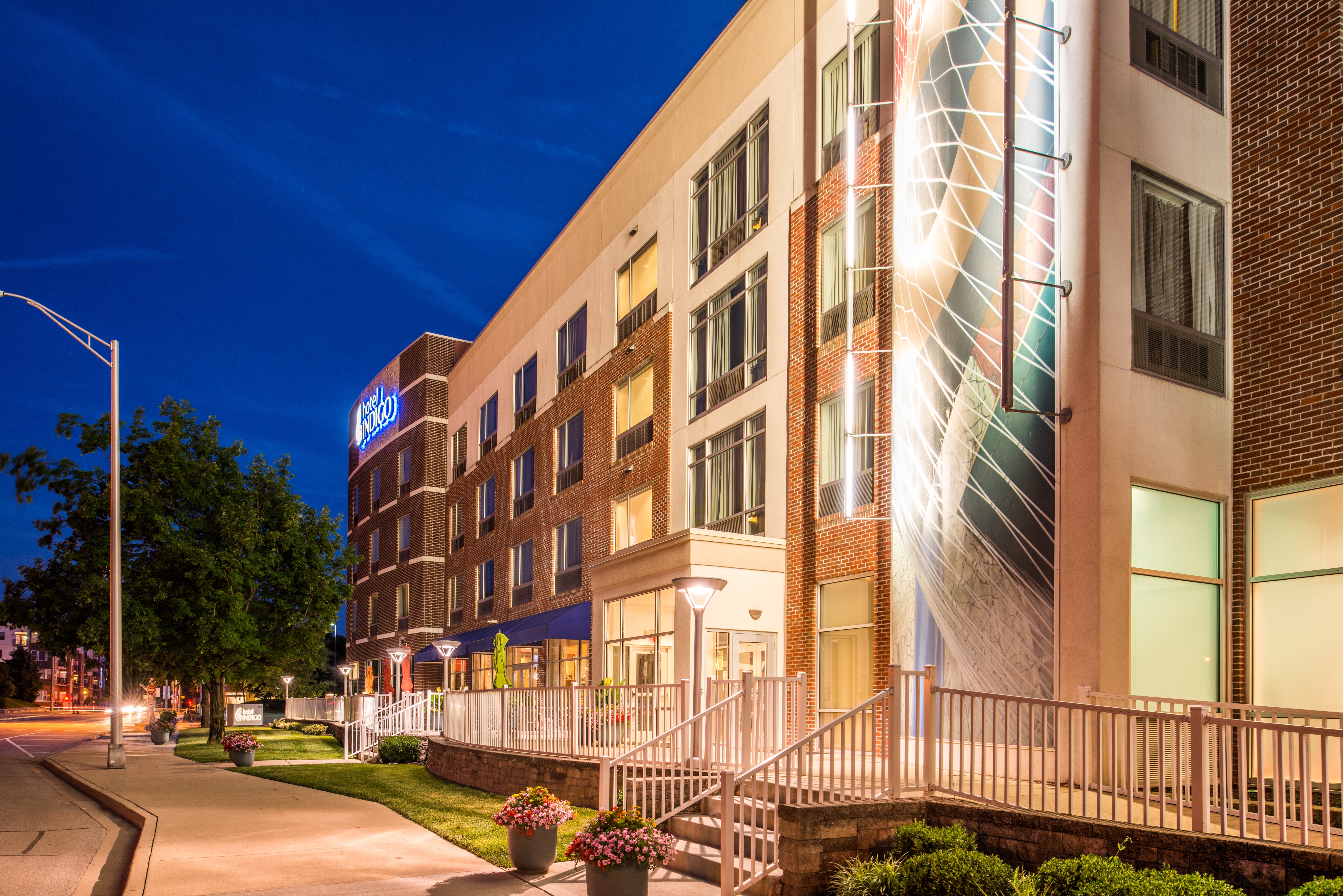 hotel indigo columbus architectural center by ihg