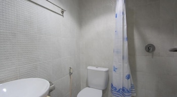 kuta airport insta hotel