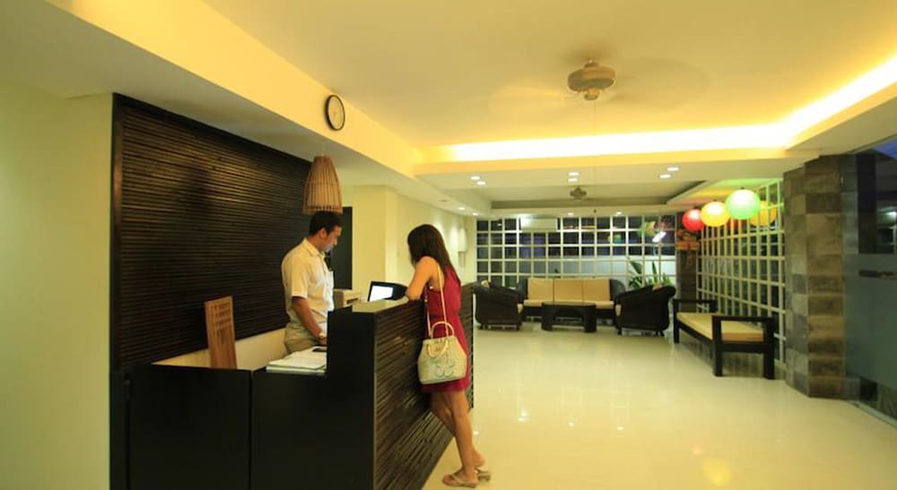 kuta airport insta hotel