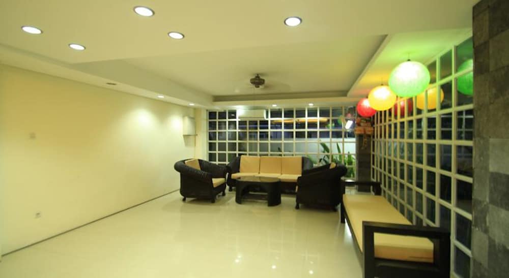 kuta airport insta hotel