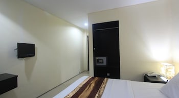 kuta airport insta hotel