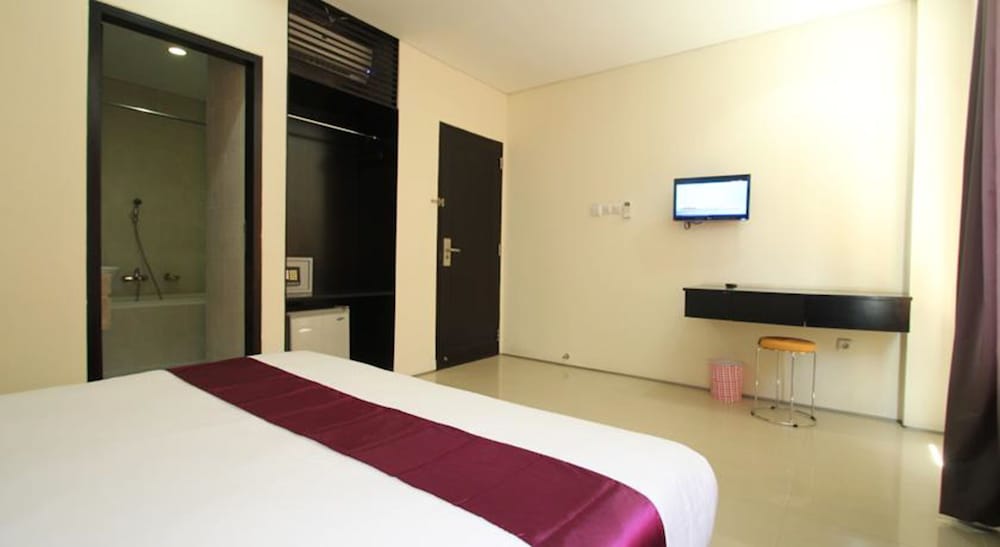 kuta airport insta hotel