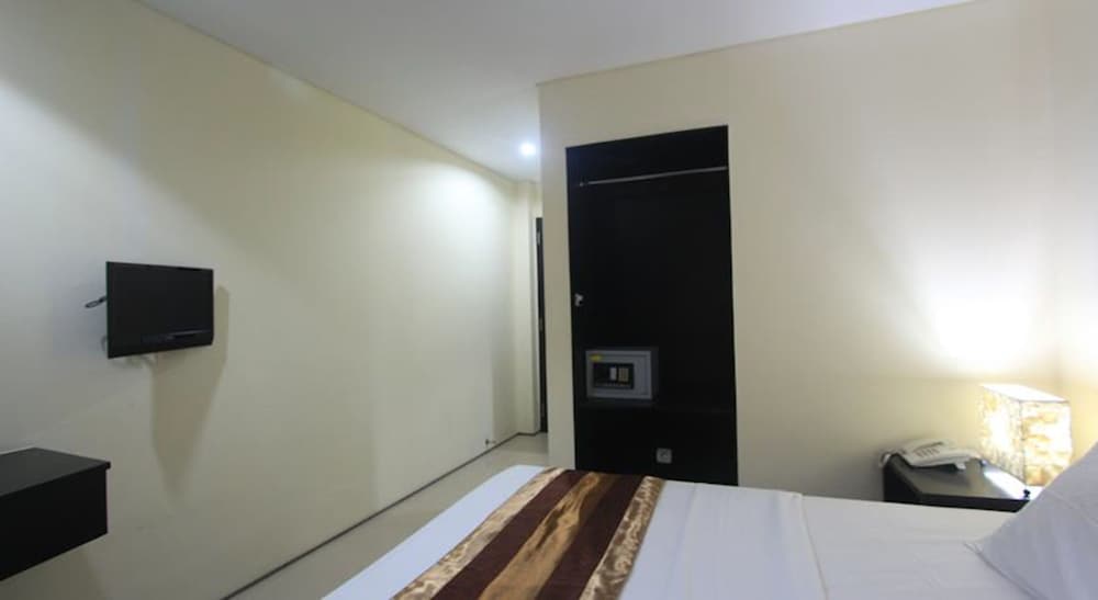 kuta airport insta hotel