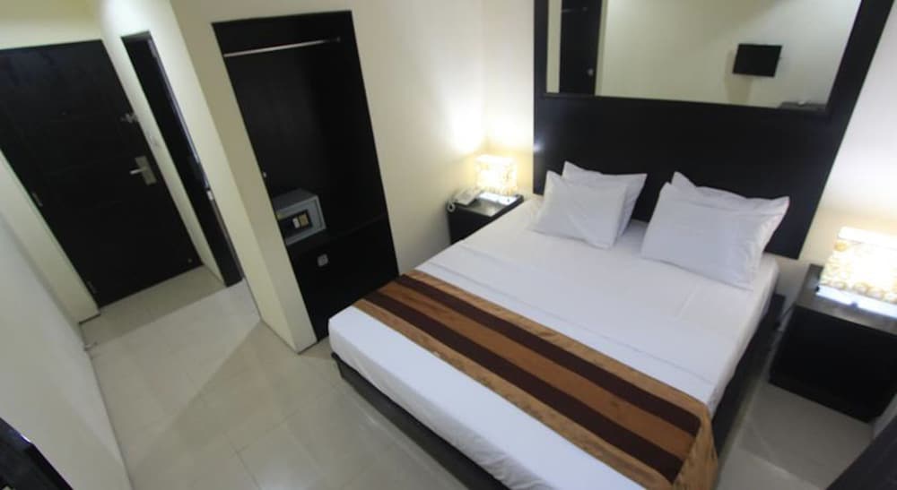 kuta airport insta hotel