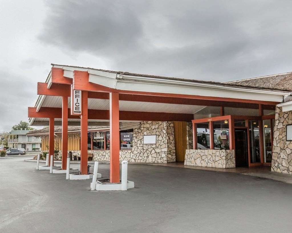 econo lodge new reno sparks convention center