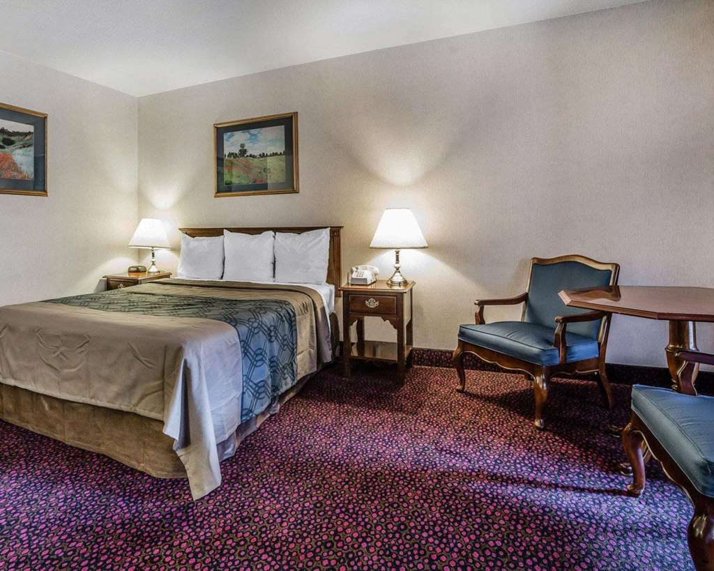 econo lodge new reno sparks convention center