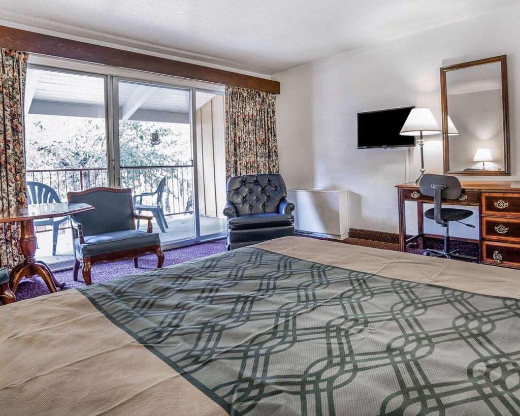 econo lodge new reno sparks convention center