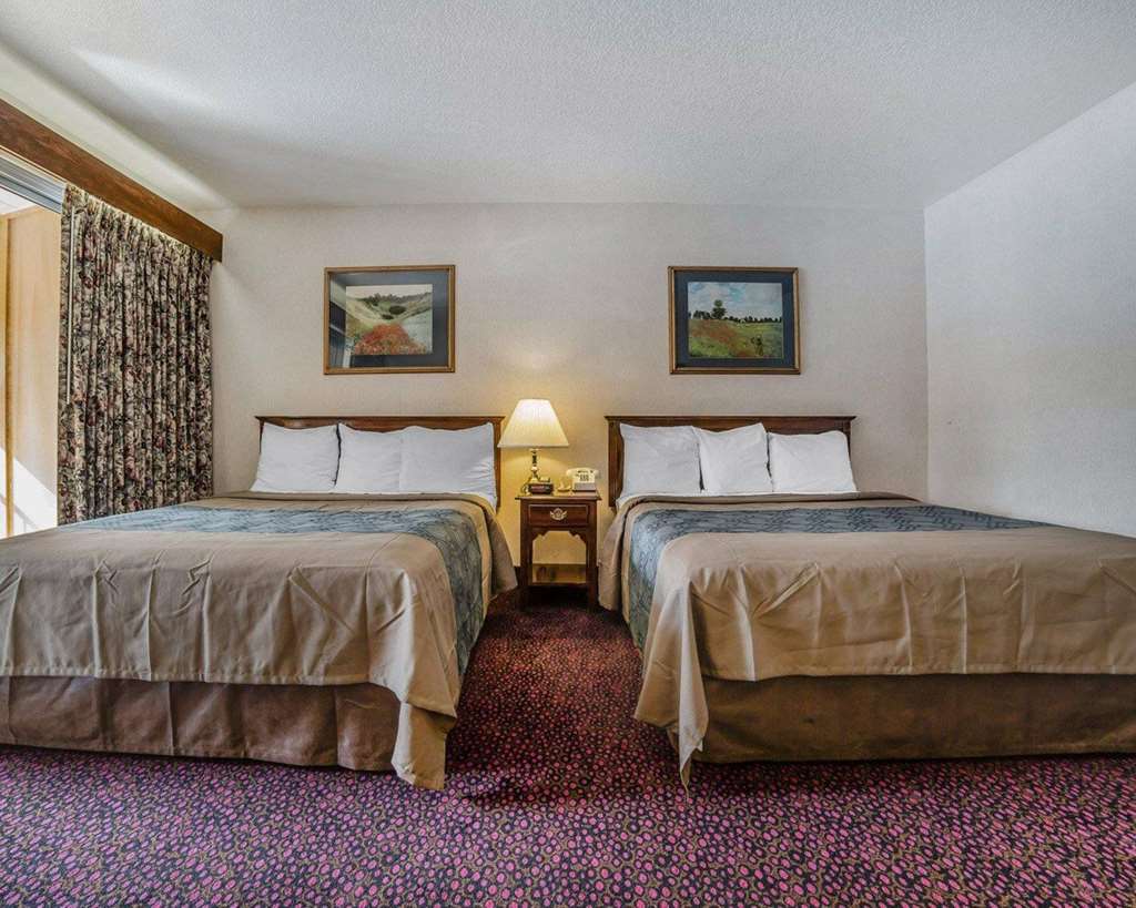 econo lodge new reno sparks convention center