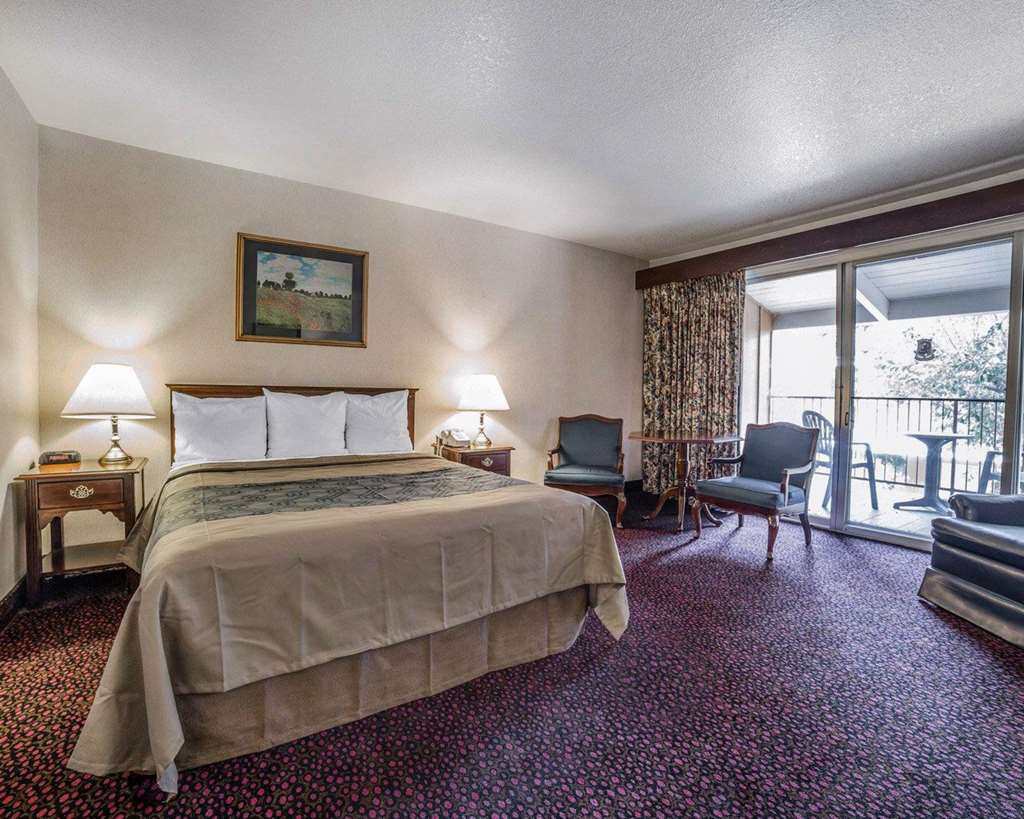 econo lodge new reno sparks convention center