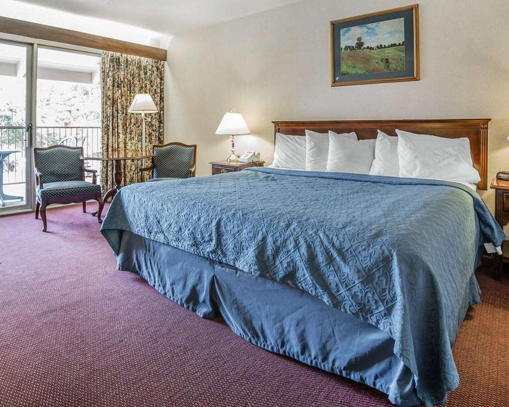 econo lodge new reno sparks convention center