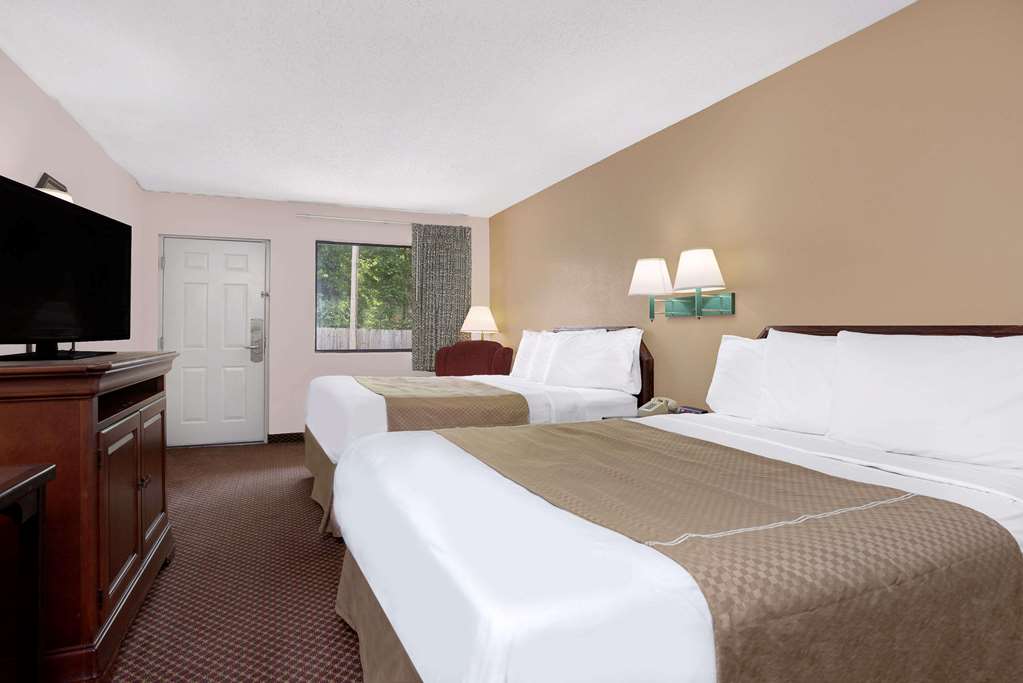 days inn by wyndham macon i 475