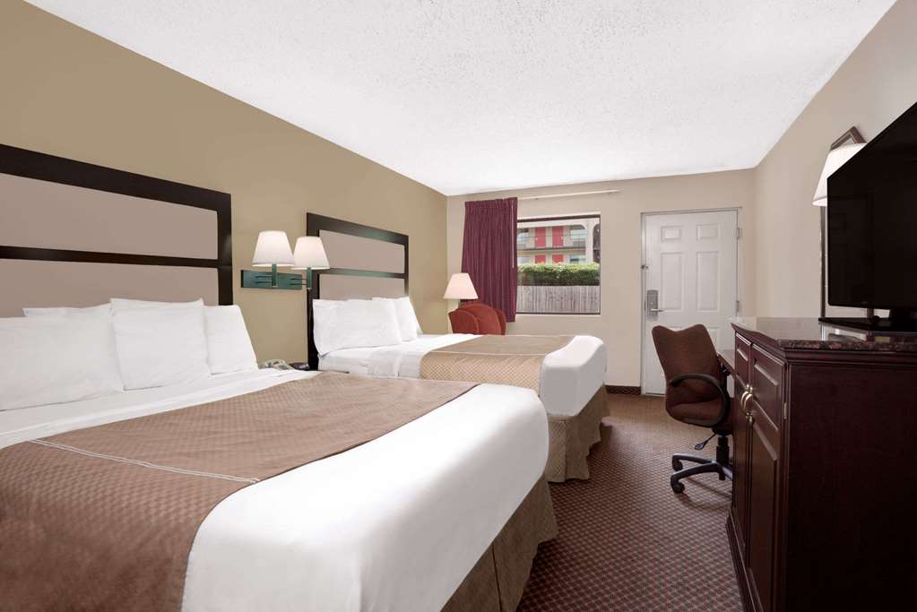 days inn by wyndham macon i 475