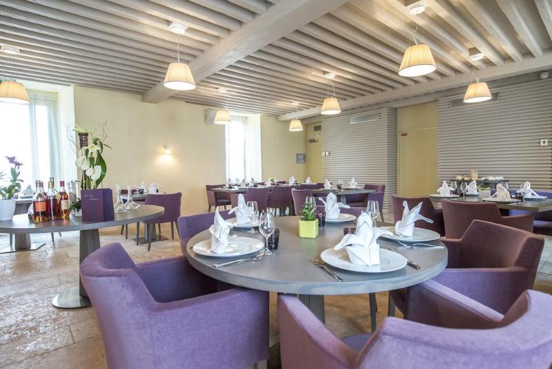 Le Chateau Du Bost,Bellerive-Sur-Allier>>Allier,3 star