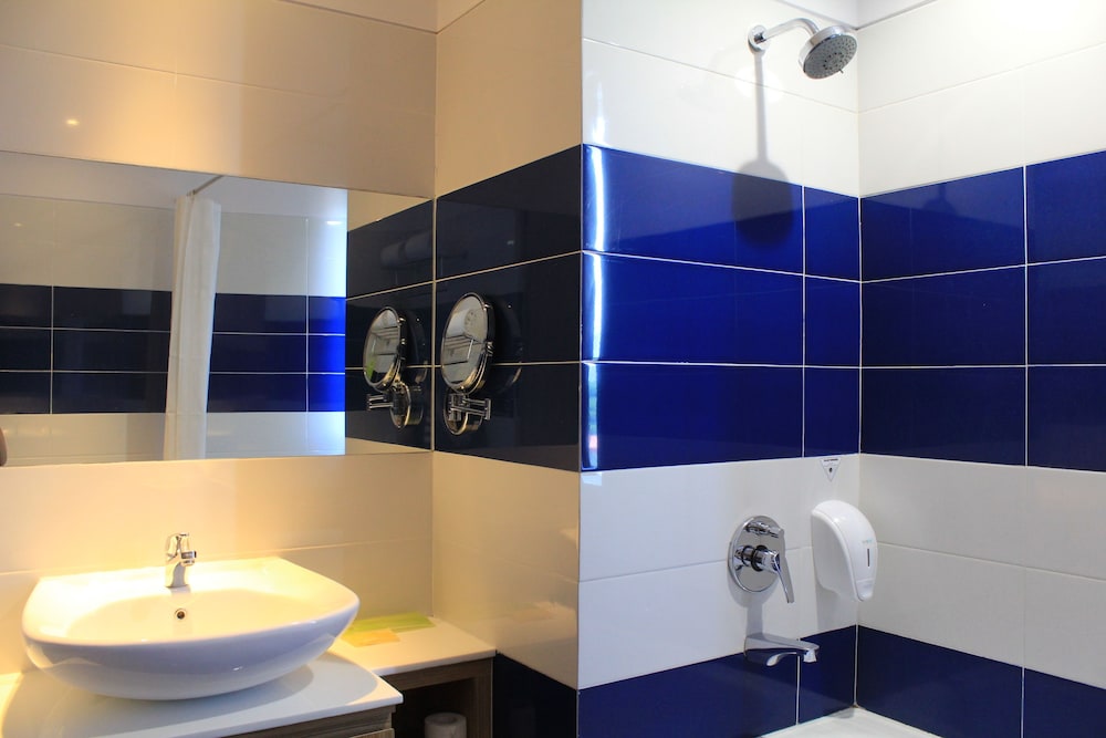zoom hotel jemursari