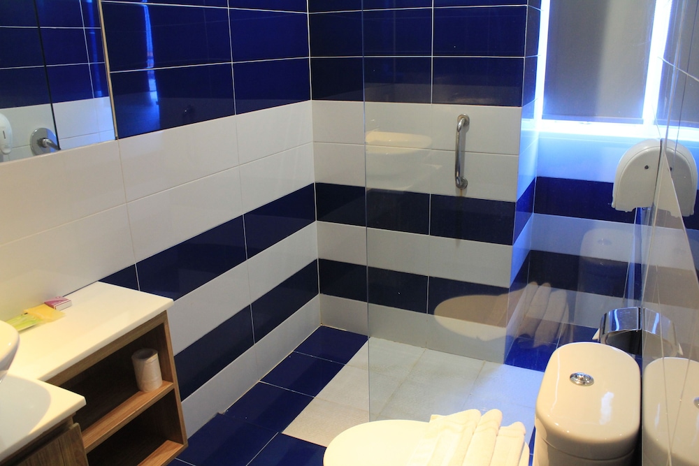 zoom hotel jemursari