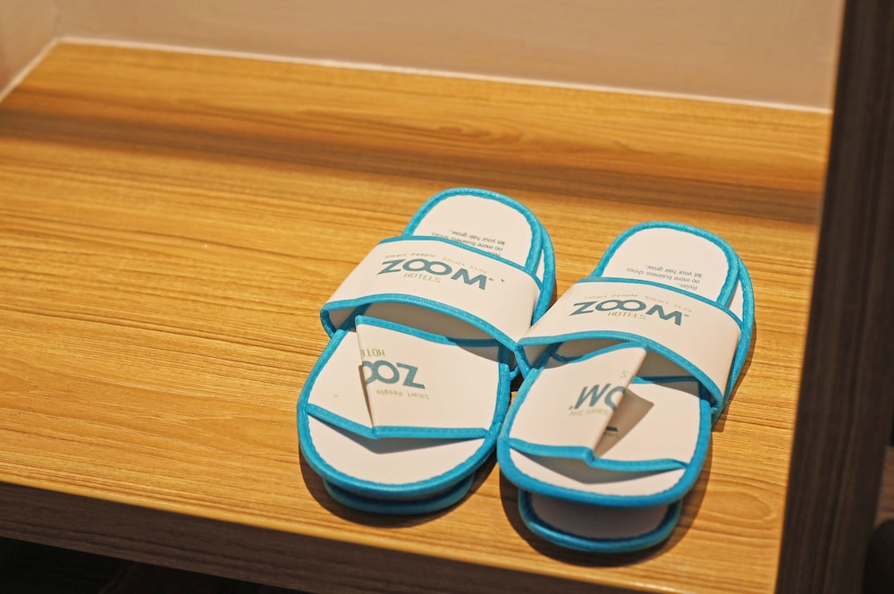 zoom hotel jemursari