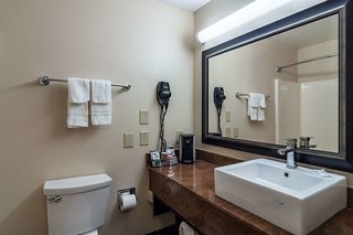 red roof inn plus and suites atlanta airport south