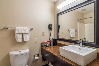 red roof inn plus and suites atlanta airport south