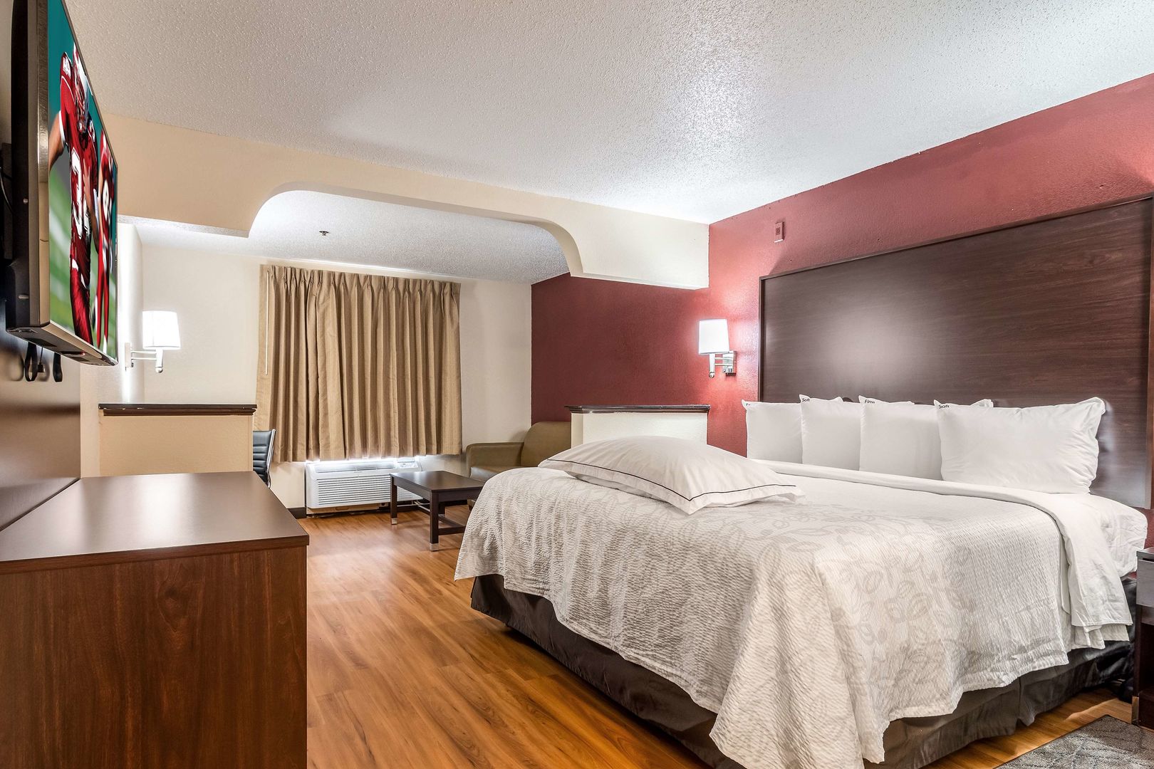 red roof inn plus and suites atlanta airport south