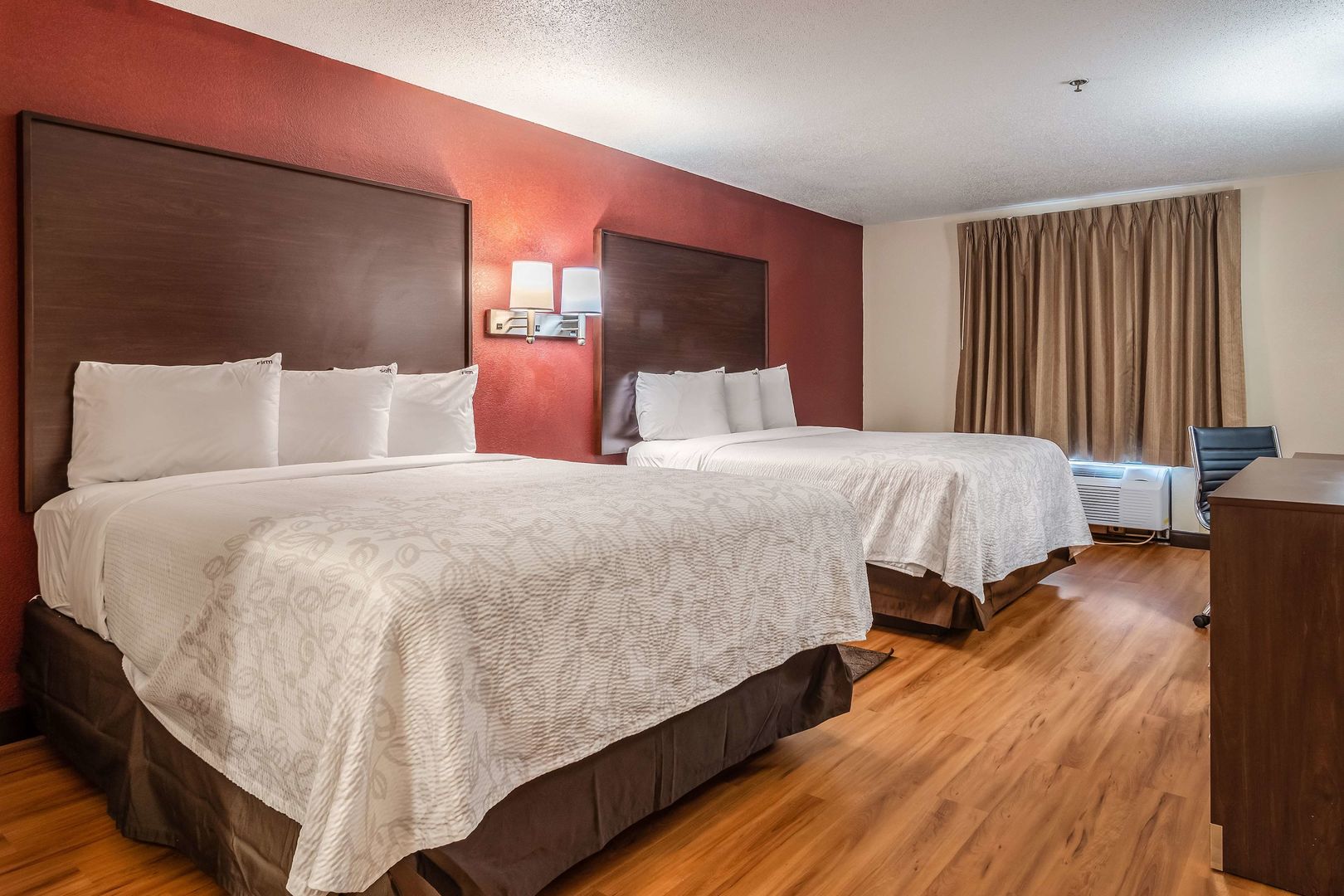 red roof inn plus and suites atlanta airport south