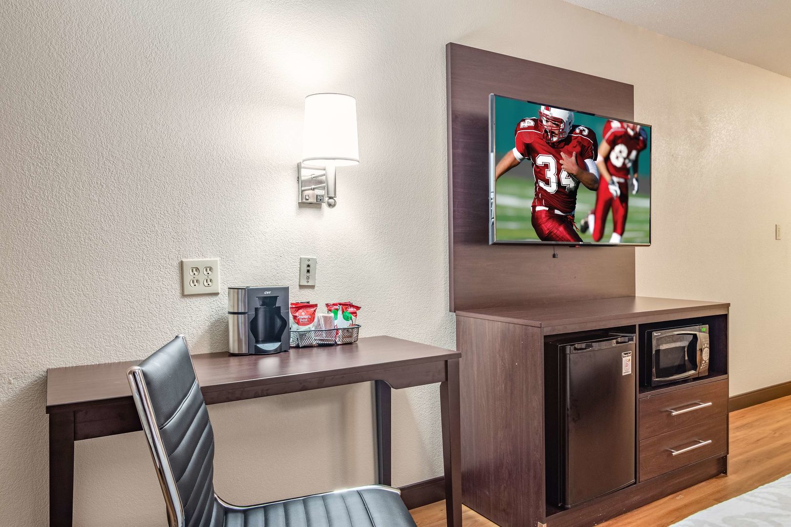 red roof inn plus and suites atlanta airport south