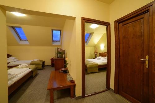 Hotel Lucy Star,Cluj>>Baciu,2 star