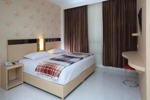 dewarna sutoyo malang