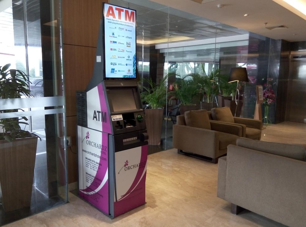 orchardz hotel bandara jakarta
