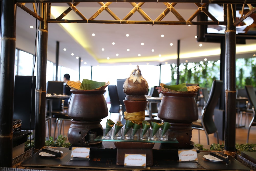 hotel aria gajayana malang