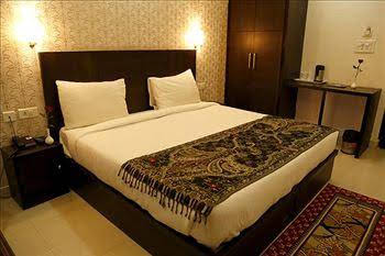 hotel idea inn agra subrata rd