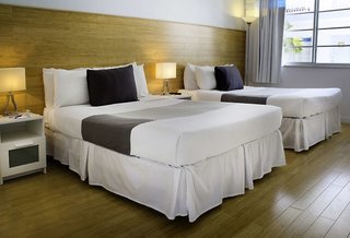 aqua hotel and suites