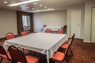 Quality Inn And Suites St Charles - West Chicago,Churchville>>Chicago,3 star
