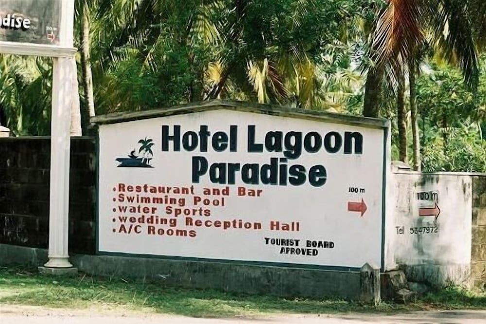 hotel lagoon paradise