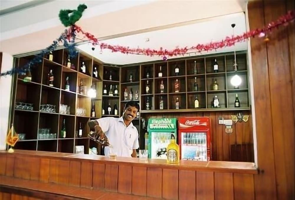 hotel lagoon paradise